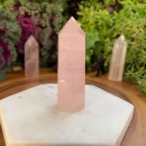 ROSE QUARTZ CRYSTAL POINT